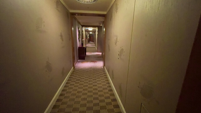 52階の客室への通路を撮影した写真