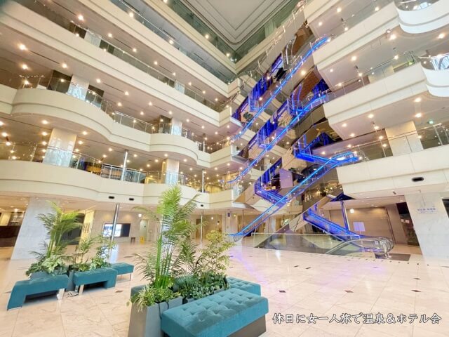 新横浜プリンスホテル1階の【ソファ・エリア】を撮影した画像