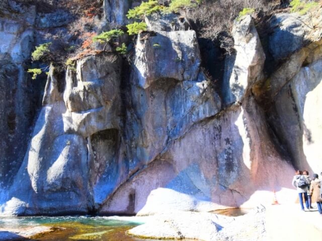 吹割の滝・般若岩
