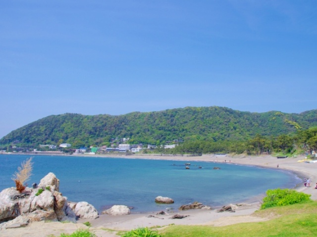 人生に疲れた時に行きたい湘南の海・葉山の一色海岸
