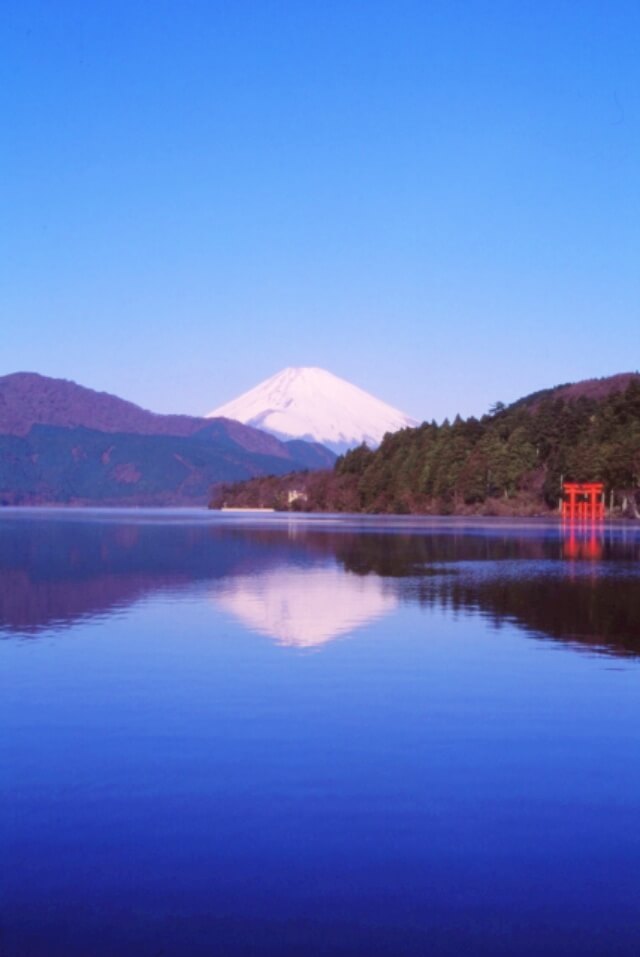 芦ノ湖・湖面に映った逆さ富士