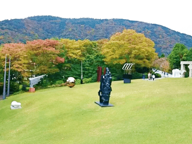 箱根彫刻の森美術館・悩み事が馬鹿馬鹿しくなった野外彫刻展示の様子