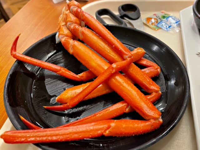伊東園ホテル「カニ食べ放題」松川館の紅ずわい蟹・実際に食べた2皿目を撮影した画像