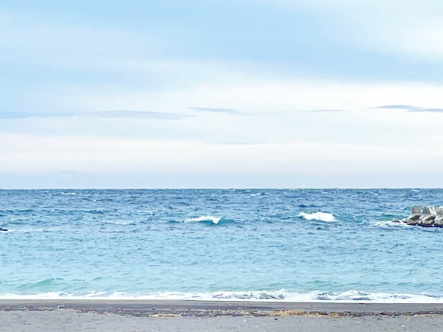 伊東オレンジビーチの海の色を撮影した画像
